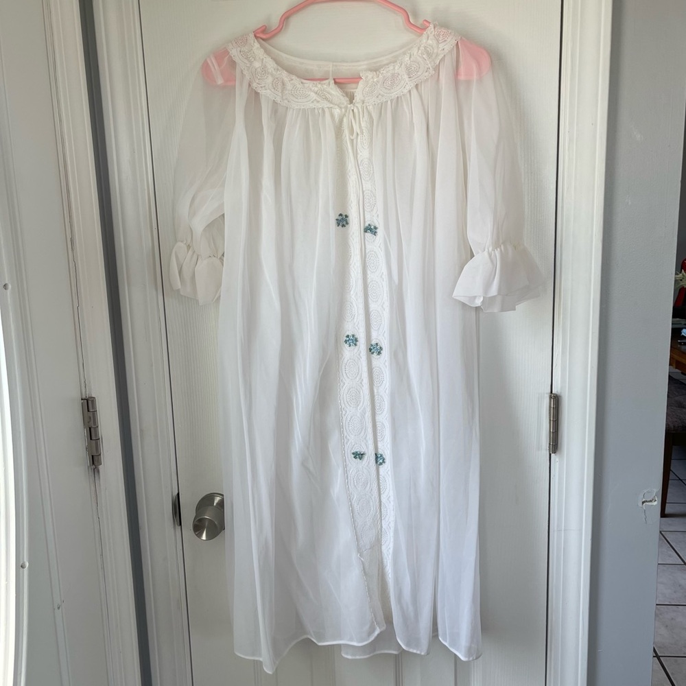 Vtg 60's 70’s Union Made  White robe size L - Picture 9 of 9